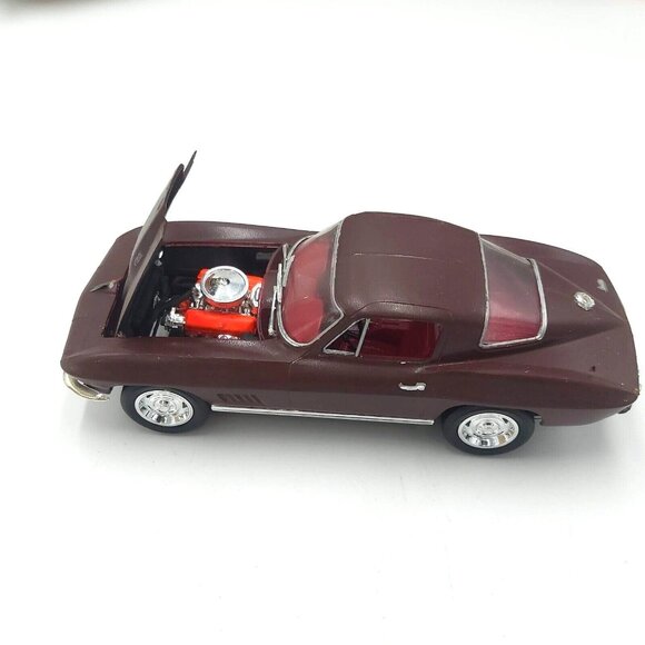 Revell Monogram 1967 Corvette Coupe 1:25 Skill 3 Part Assembled in Box  85-2491 - Picture 9 of 16